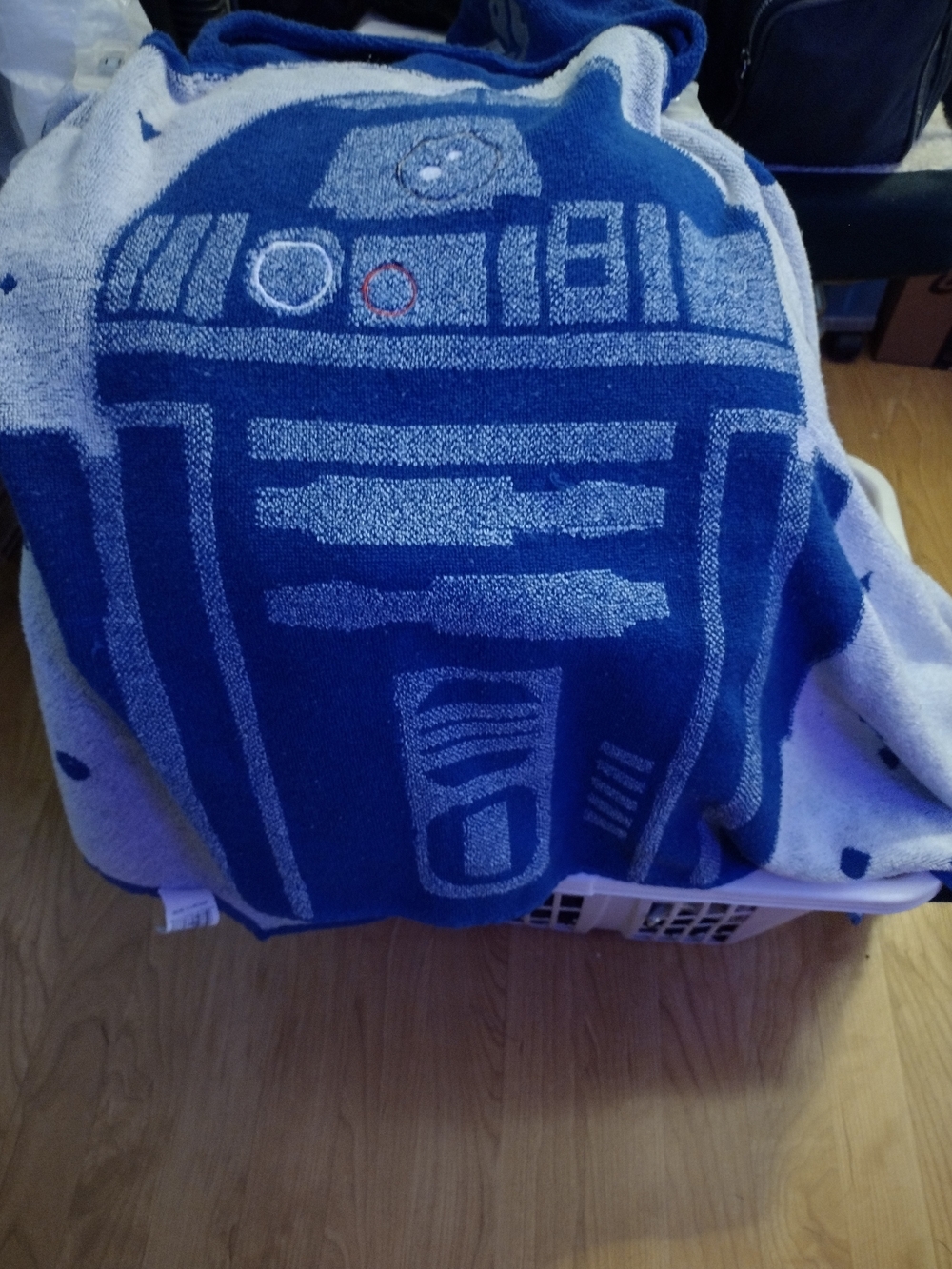 Star Wars Blue, White & Silver R2-D2 Kids Hooded Poncho - Picture 10 of 11